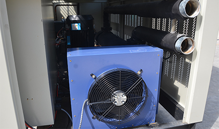 風(fēng)冷式冷水機(jī)風(fēng)扇維護(hù)用更換